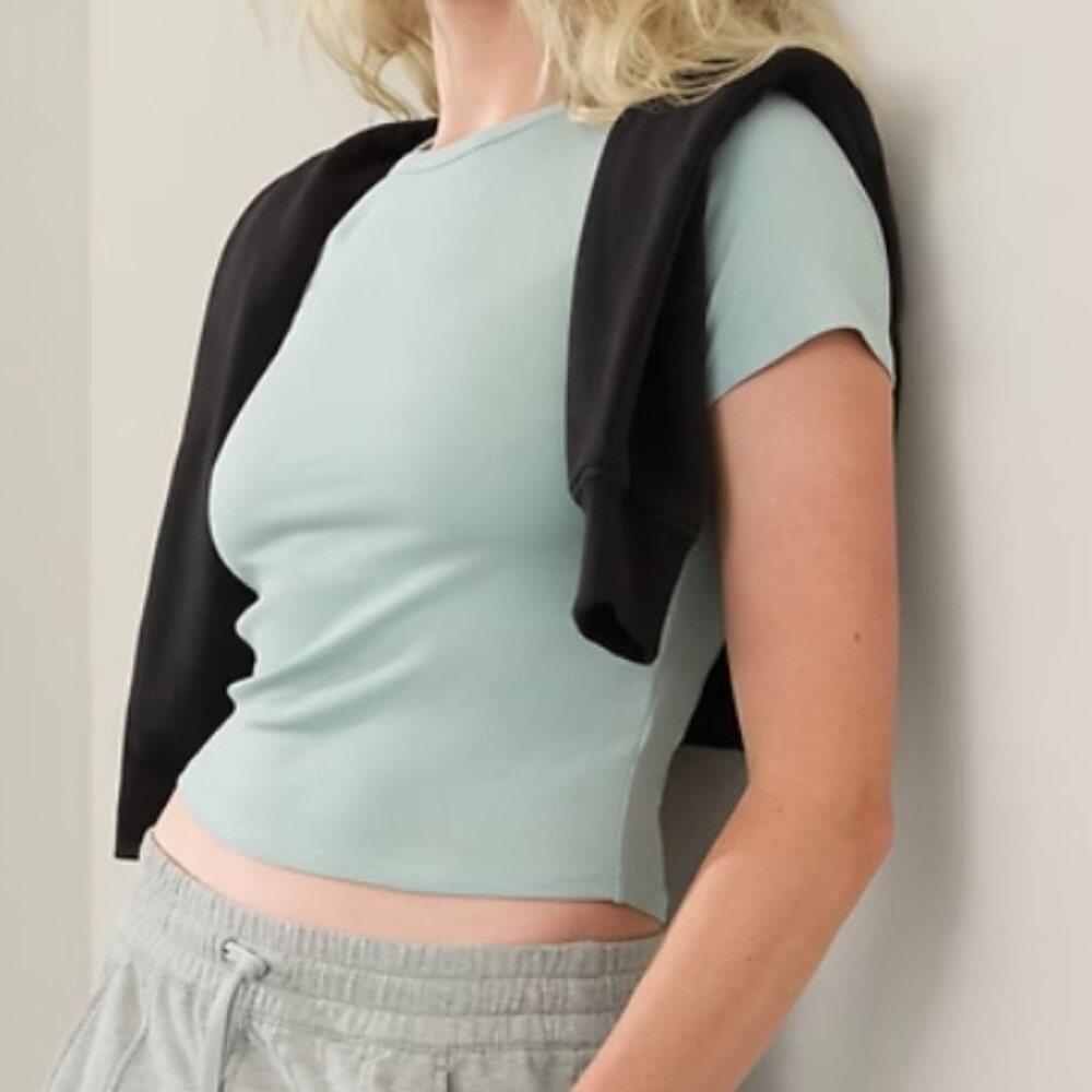Athleta Women Ribbed cropped tea Size: XL Mint green